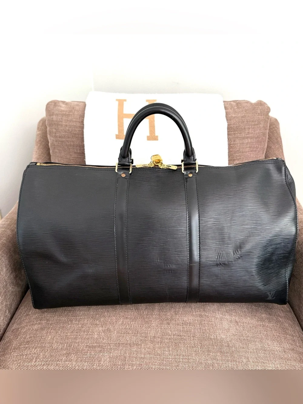 Authentic Louis Vuitton unisex Keepall 50 travel bag black Epi leather M42962